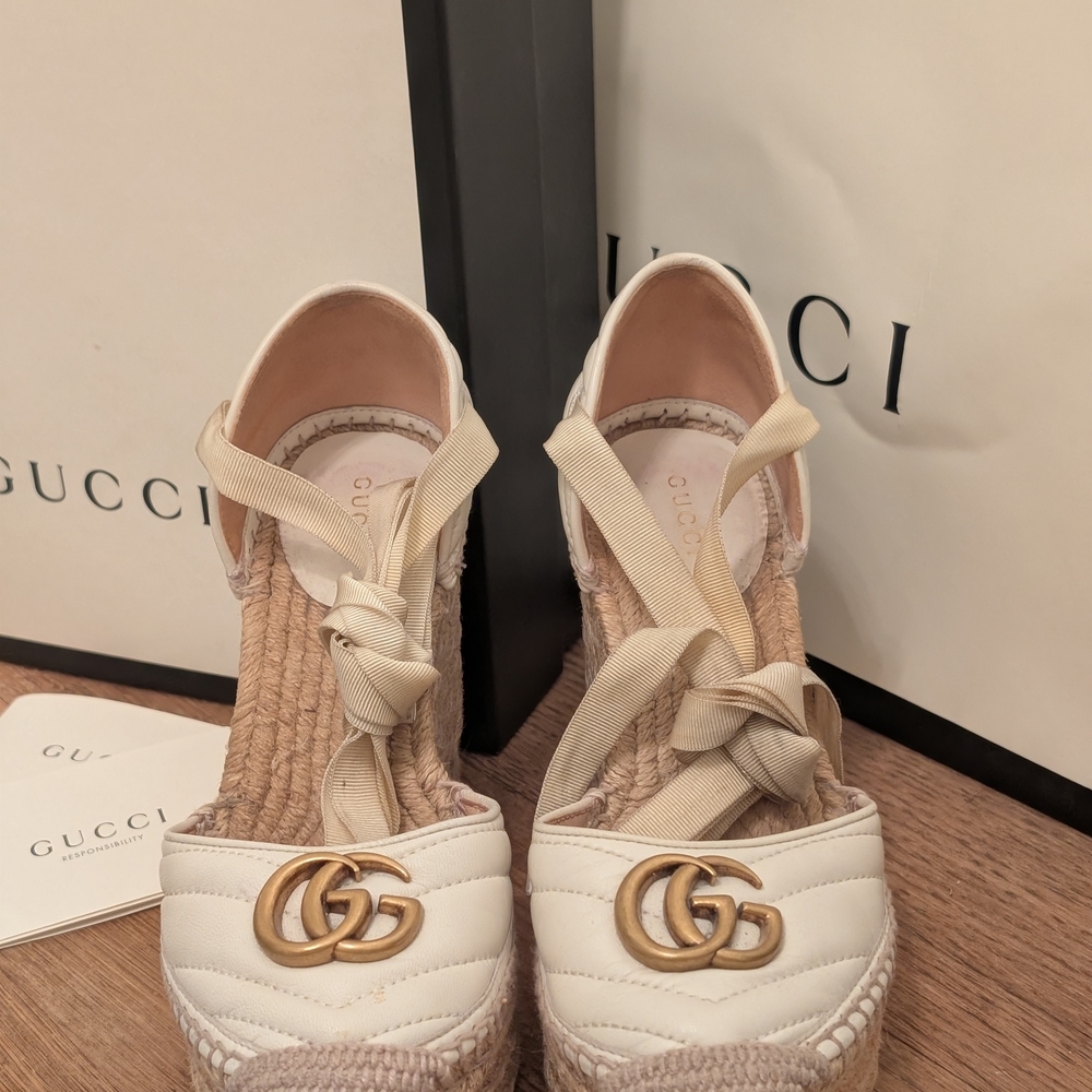 Gucci Women's Cream Espadrille Shoes